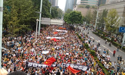 廣州釣魚島砸車事件視頻，社會反響與深層思考，廣州釣魚島砸車事件視頻引發(fā)社會反響與深層思考